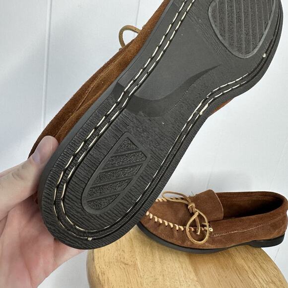 Minnetonka Suede Moccasins with Light Stitching - Picture 6 of 11